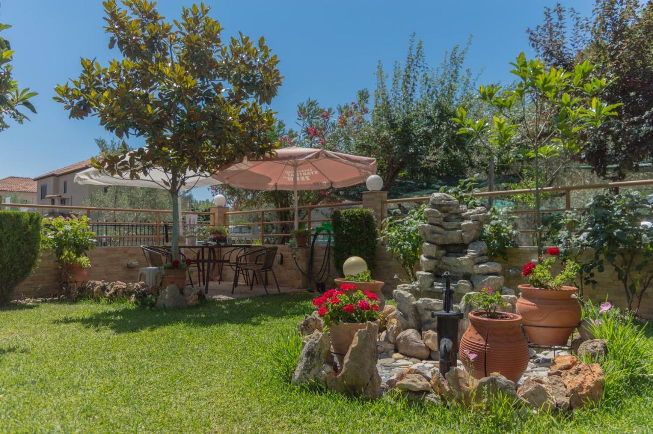 Family Resort In Vrasná 외부 사진